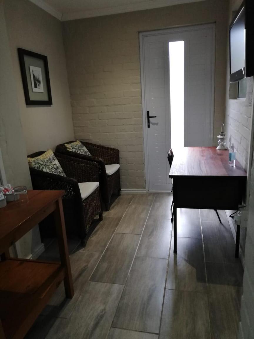Hermanus 13 On 2Nd Guest Rooms المظهر الخارجي الصورة